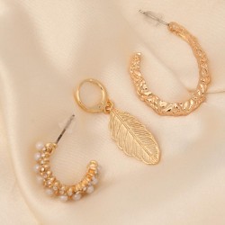 Altın Renk Metal Zirkon Taşlı ve İncili Yaprak Detaylı Küpe Seti