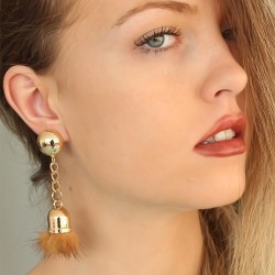 Camel Renk Tüylü Gold Metal Kadın Sallantı Küpe