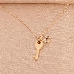 Gold Metal Minimal Taşlı Anahtar Kilit Kolye