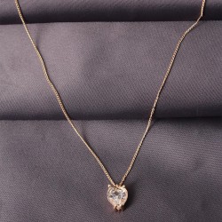 Gold Renk Metal Zirkon Taşlı Kalp Model Kadın Kolye