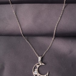 Gümüş Renk Metal Zirkon Taşlı Ay Model Kadın Kolye