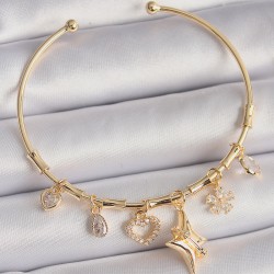 Pirinç Gold Renk Sallantı Zirkon Taşlı Yıldız Model Çiçek Detay Charm Bileklik