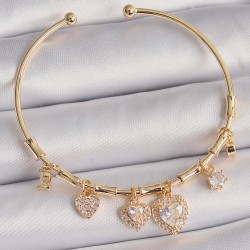Pirinç Gold Renk Sallantı Zirkon Taşlı Kalp Figür Charm Bileklik