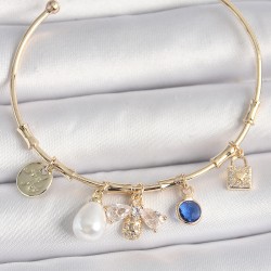 Pirinç Gold Renk Zirkon Taşlı Arı Figür İnci Detay Charm Kadın Bileklik