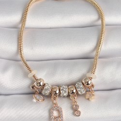 316L Çelik Gold Renk Zincir Sallantı Zirkon Taşlı Messika Figür Yıldız Detay Kadın Bileklik