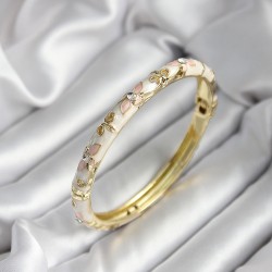Mineli Pirinç Çiçek Desenli Zirkon Taşlı Gold Renk Kadın Kelepçe (çap 60 mm)