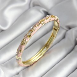 Mineli Pirinç Açık Pembe Kraliçe Taç Desenli Zirkon Taşlı Gold Renk Kadın Kelepçe