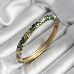 Mineli Pirinç Yeşil Çiçek Desenli Gold Renk Kadın Kelepçe (çap 60 mm)