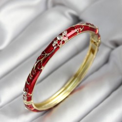 Mineli Pirinç Kırmızı Çiçek Desenli Zirkon Taşlı Gold Renk Kadın Kelepçe