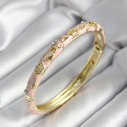 Mineli Pirinç Açık Pembe Kraliçe Taç Desenli Zirkon Taşlı Gold Renk Kadın Kelepçe