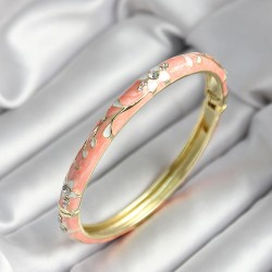 Mineli Pirinç Yavru Ağzı Çiçek Desenli Zirkon Taşlı Gold Renk Kadın Kelepçe