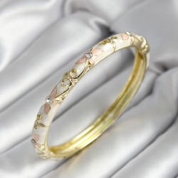 Mineli Pirinç Kırık Beyaz Çiçek Desenli Zirkon Taşlı Gold Renk Kadın Kelepçe