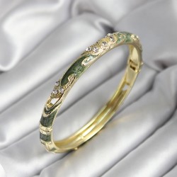 Mineli Pirinç Yeşil Çiçek Desenli Gold Renk Kadın Kelepçe