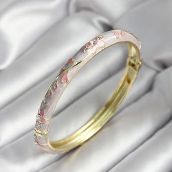 Mineli Pirinç Pembe Çiçek Desenli Gold Renk Kadın Kelepçe