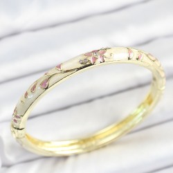 Mineli Pirinç Zirkon Taşlı Pembe Çiçek Desenli Gold Renk Kadın Kelepçe
