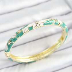 Mineli Pirinç Zirkon Taşlı Yeşil Beyaz Çiçek Desenli Gold Renk Kadın Kelepçe