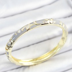 Mineli Pirinç Zirkon Taşlı Gri Çiçek Desenli Gold Renk Kadın Kelepçe