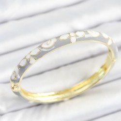 Mineli Pirinç Beyaz Gri Çiçek Desenli Gold Renk Kadın Kelepçe
