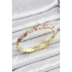 Mineli Pirinç Gold Renk Beyaz ve Pembe Geometrik Desenli Kadın Kelepçe