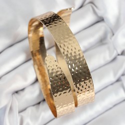 Pirinç Dövme Desenli Gold Renk Kadın Pazu Bileklik