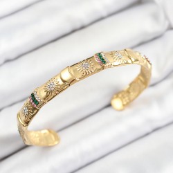 Pirinç Karışık Zirkon Taşlı Çiçek Model Gold Renk Altı Açık Kadın Bileklik