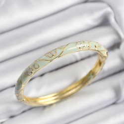 Mineli Pirinç Su Yeşili Çiçek Motifli Gold Renk Kadın Kelepçe