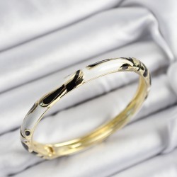 Mineli Pirinç Siyah Ve Beyaz Mermer Motifli Gold Renk Kadın Kelepçe