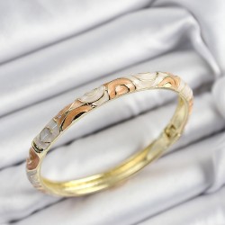 Mineli Pirinç Krem Ve Yavru Ağzı Sarmal Motifli Gold Renk Kadın Kelepçe