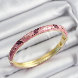 Mineli Pirinç Pembe Ve Fuşya Yaprak Motifli Gold Renk Kadın Kelepçe