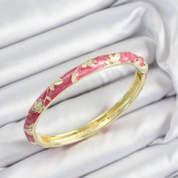 Mineli Pirinç Pembe Çiçek Motifli Gold Renk Kadın Kelepçe