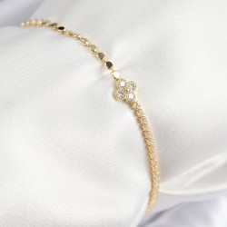Pirinç Zirkon Taşlı Yonca Model Ezme Zincir Gold Renk Kadın Bileklik