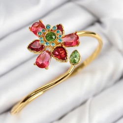 VIP Pirinç Zirkon Taşlı Çiçek Model Gold Renk Kadın Bileklik