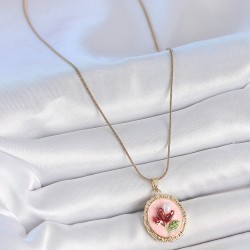 316L Çelik Gold Renk Zincir Pembe Mineli İncili Çiçek İşlemeli Portre Model Kadın Kolye