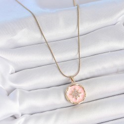 316L Çelik Gold Renk Zincir Pembe Mineli Zirkon Taşlı Kuzey Yıldız İşlemeli Madalyon Model Kadın Kolye