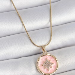 316L Çelik Gold Renk Zincir Pembe Mineli Zirkon Taşlı Kuzey Yıldız İşlemeli Madalyon Model Kadın Kolye