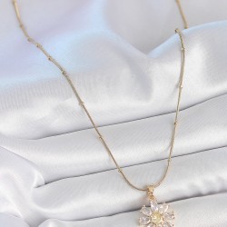 316L Çelik Gold Renk Minimal Topçuk Zincir Zirkon Taşlı Papatya Model Kadın Kolye