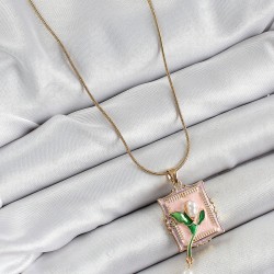 316L Çelik Zincir Pembe Sanatsal Portre Sallantılı İnci Detaylı Lale Model Gold Renk Kadın Kolye