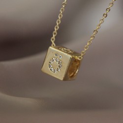 Küp Model Gold Renk Zirkon Taşlı Ö Harfli Kolye
