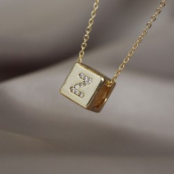 Gold Renkli Küp Model Zirkon Taşlı Z Harfli Kolye