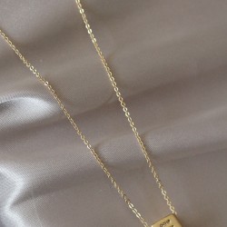 Küp Model Gold Renk Zirkon Taşlı F Harfli Kolye