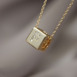 Küp Model Gold Renk Zirkon Taşlı F Harfli Kolye