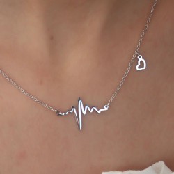 Çelik Gümüş Renk Kalp Ritimi Figür Detay Kadın Kolye