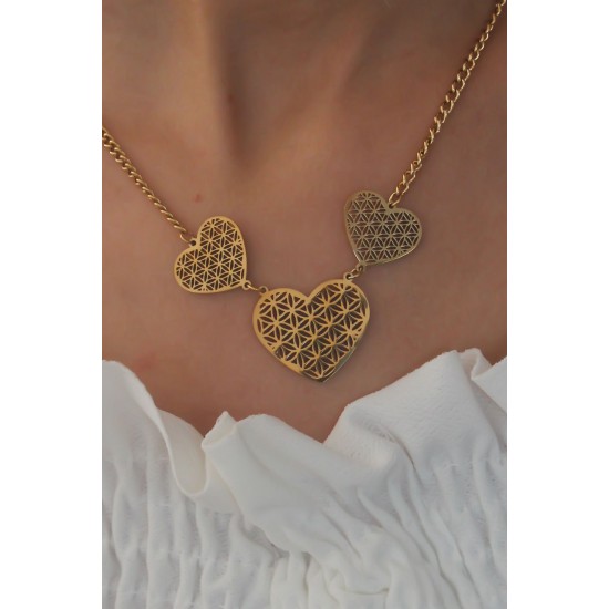 Çelik Gold Renk Motif İşleme 3lü Kalp Figür Kadın Kolye Çelik Gold Renk Motif İşleme 3lü Kalp Figür Kadın Kolye