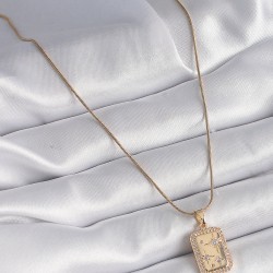 316L Çelik Gold Renk Zirkon Taşlı Yıldız İşleme Madalyon Kadın Kolye