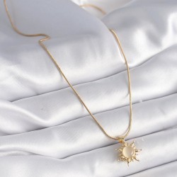 316L Çelik Gold Renk Beyaz Mineli Güneş Model Kadın Kolye