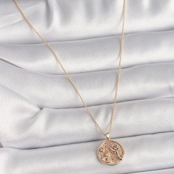 Pirinç Gold Renk Zirkon Taş Detaylı Gül İşleme Madalyon Model Kadın Kolye