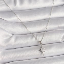 Pirinç Gümüş Renk Zirkon Taşlı Kuzey Yıldızı Model Kadın Kolye