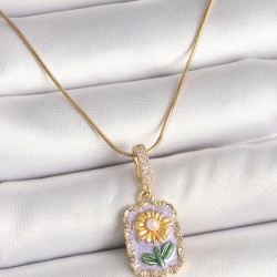 316L Çelik Gold Renk Zirkon Taşlı Mor Papatya İşlemeli Portre Model Kadın Kolye