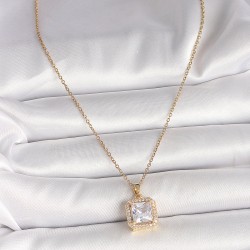 316L Çelik Gold Renk Zincir Kare Zirkon Taşlı Model Kadın Kolye