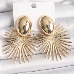 Pirinç Gold Renk Kemik Model Kadın Küpe